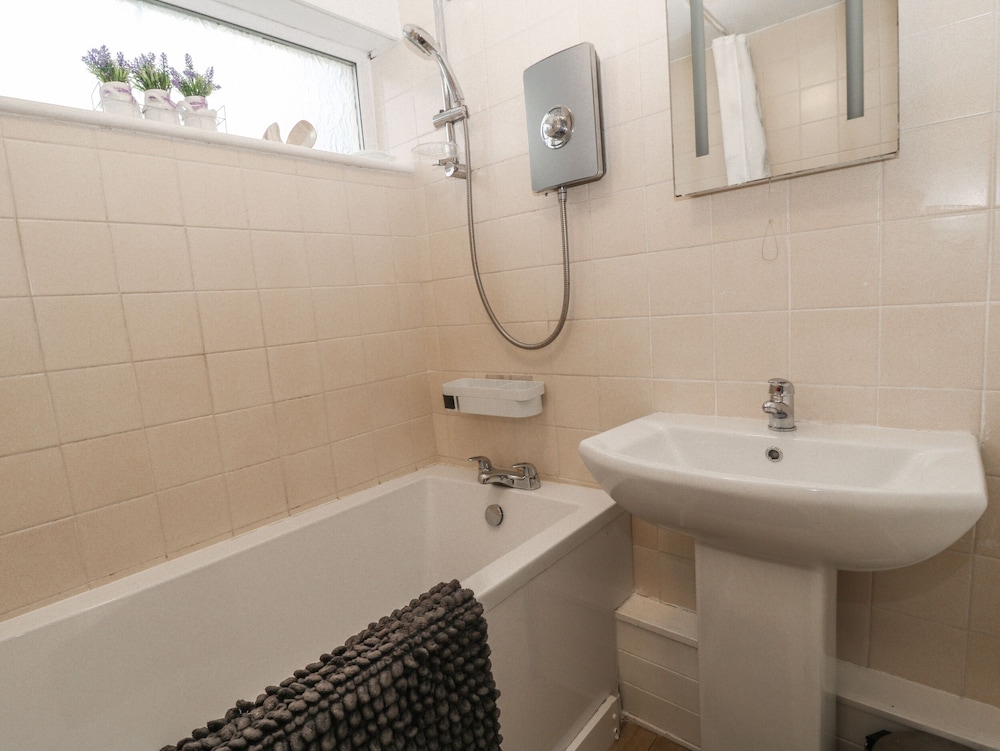 9 Manorcombe Bungalows