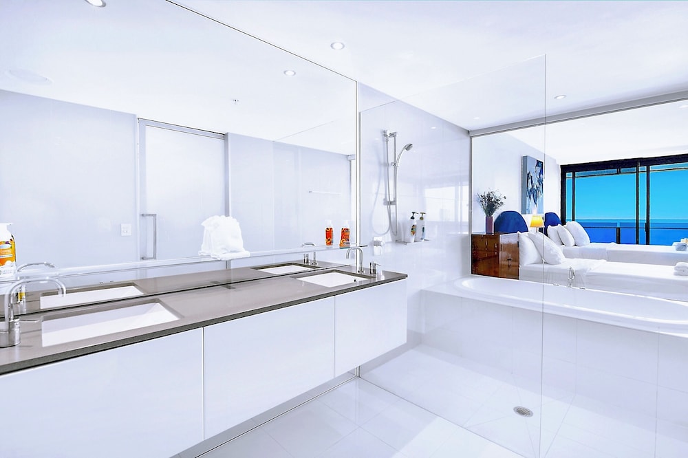 Circle On Cavill Surfers Paradise Apartments-Holiday Paradise