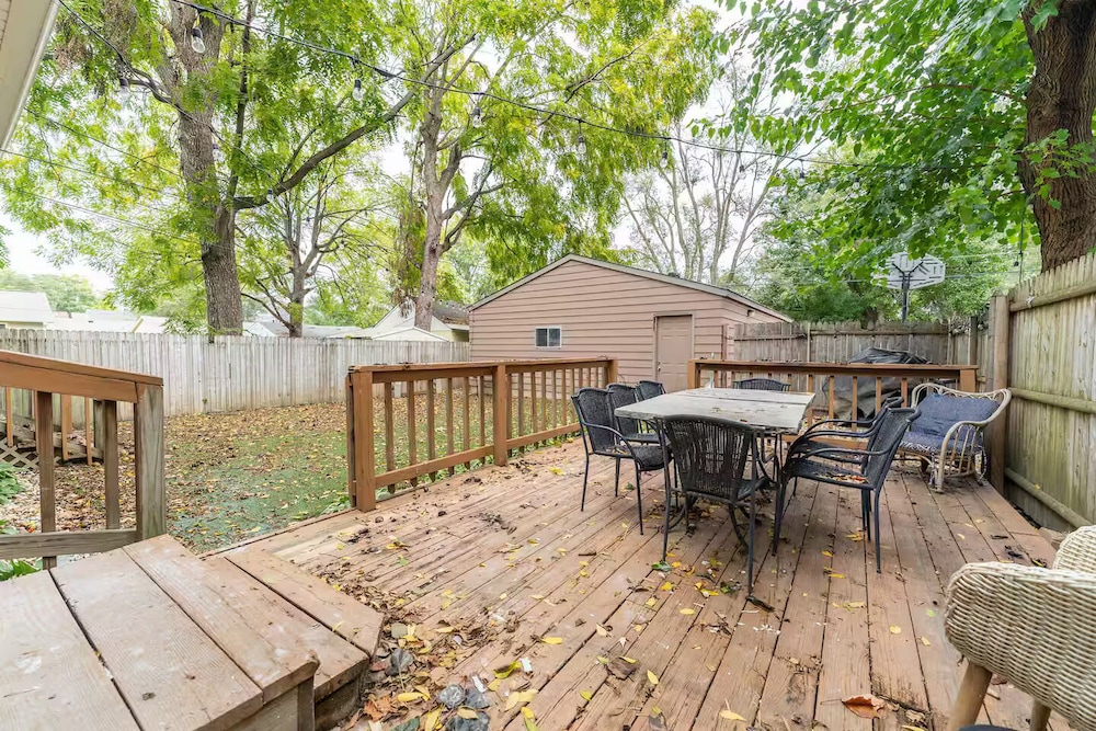 Cozy 3BR Home in Bates-Hendricks