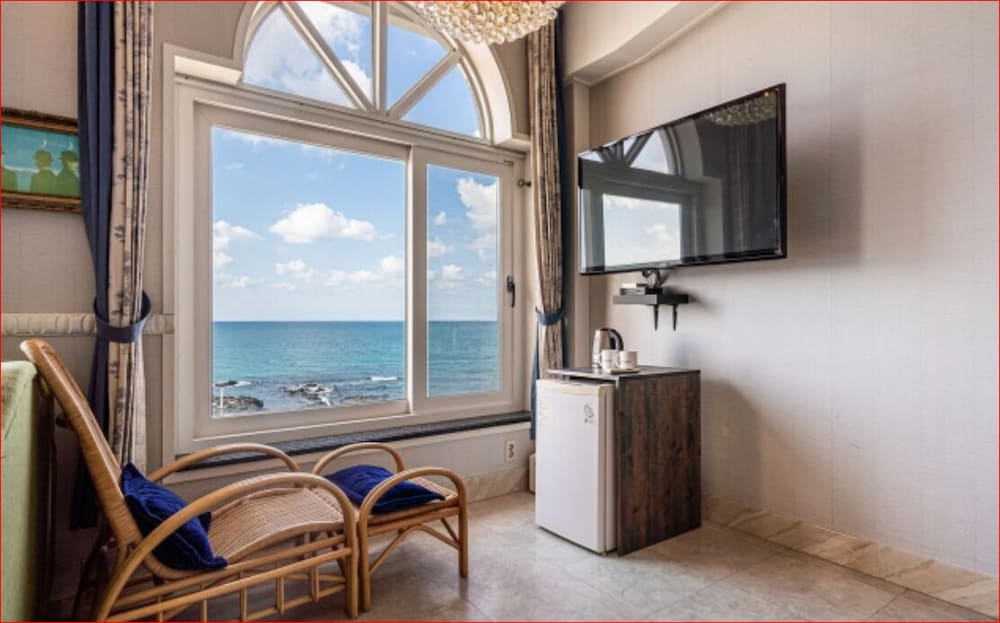 Hotel White House, Jeju City - 23