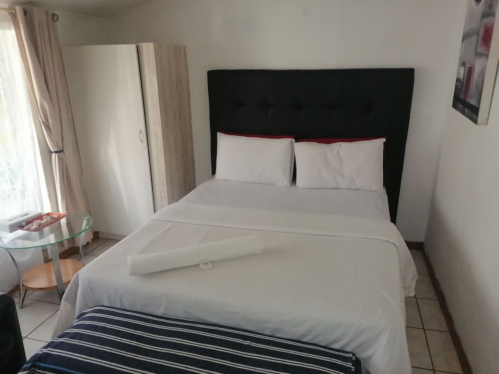 Isabel's Guesthouse view 4