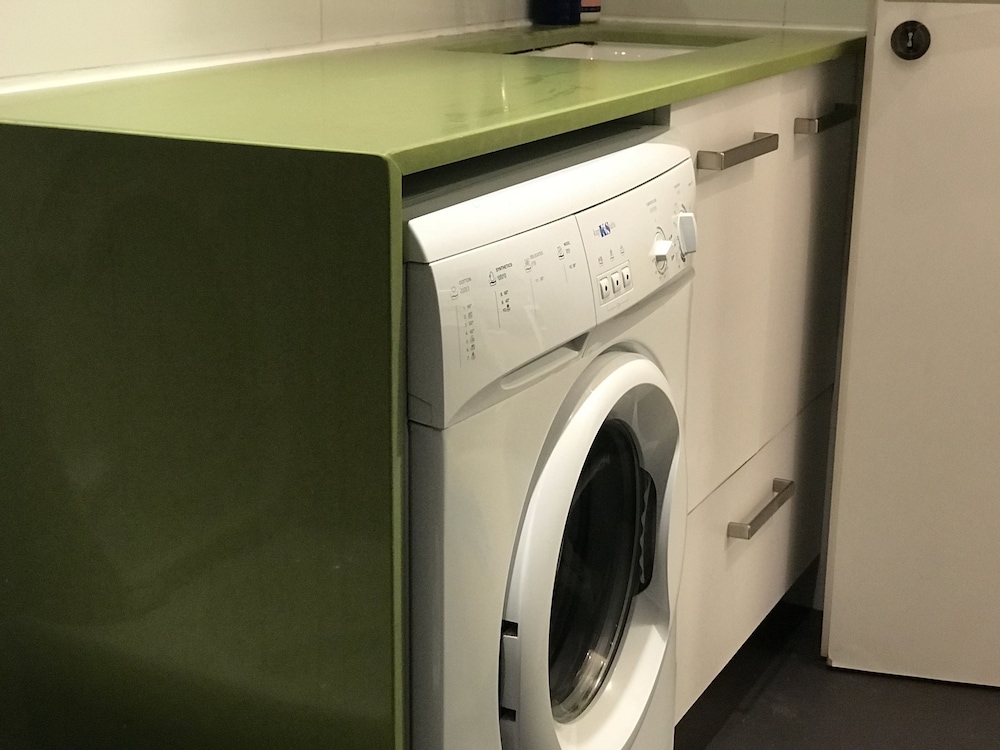 2Rooms Perfect Location 1Min to Beach