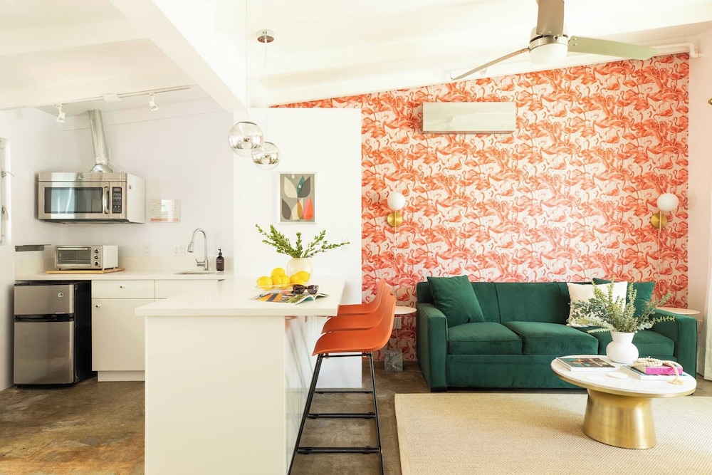 2 Rooms, Sleeps 8 Retro Hotel w/ Pool Wesley King Studio Buyout by Avantstay