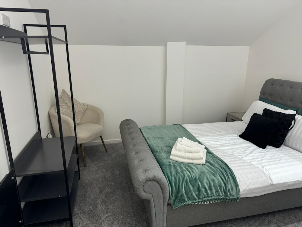 Luxury Loft Style 2 Bed Apartment Next to Excel/o2