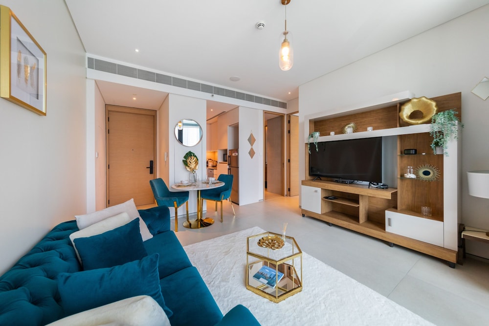 DXB - Address JBR - 705 - DM