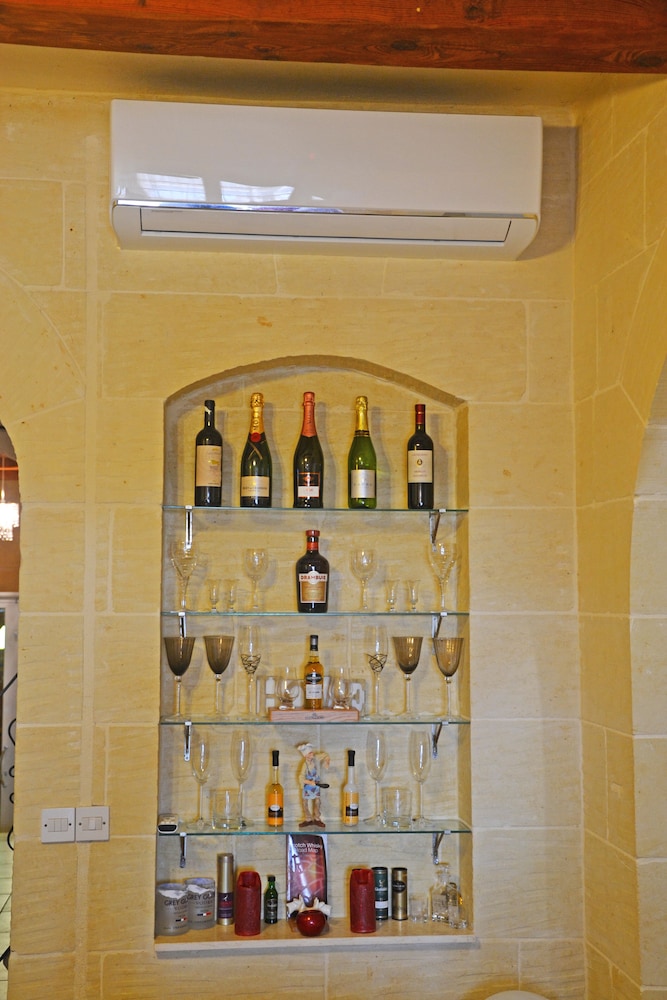 Bertinas Boutique Living view 2