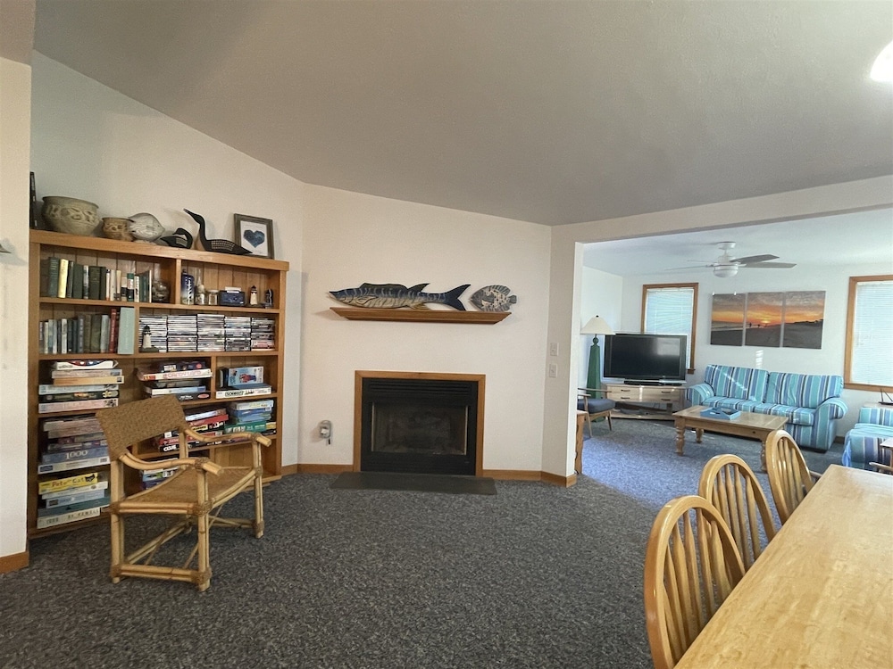 Chasing Sunsets 4 Bedroom Cottage