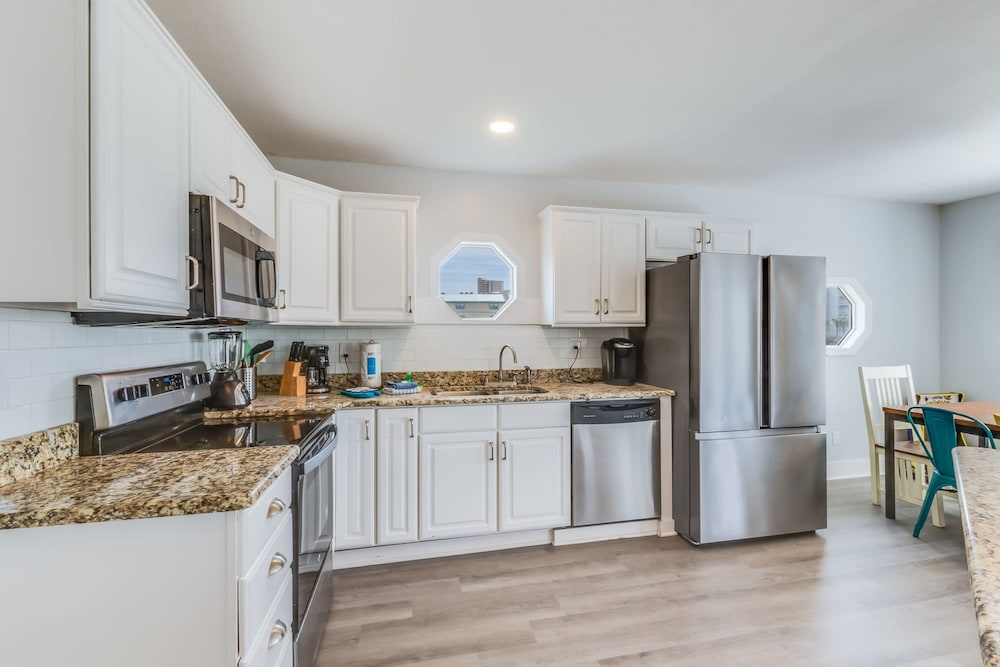 Sel De Vie 6 BR Sleeps 18 dog Friendly