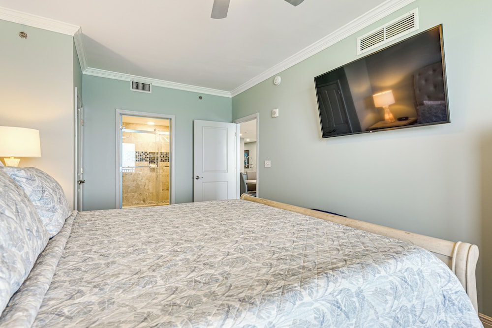 Panama City Beachfront Condo w/ Breathtaking Views