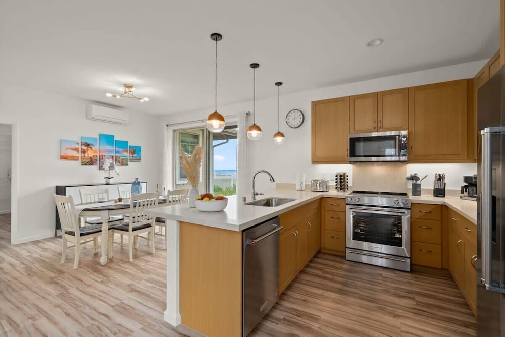 @ML Ocean View, Golf, Gazebo and Bbq, we Have All!