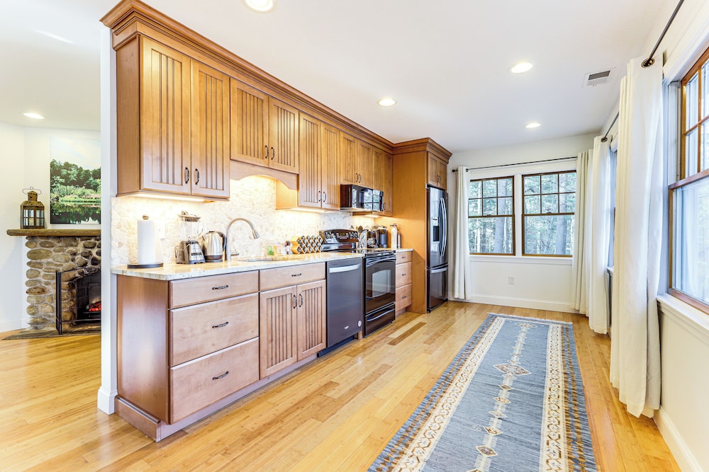 < 3 Mi to Uconn: Peaceful Home on Pine Lake