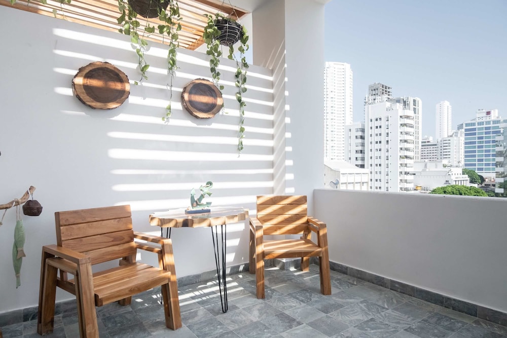 w Fascinating Loft w Balcony in Bocagrande