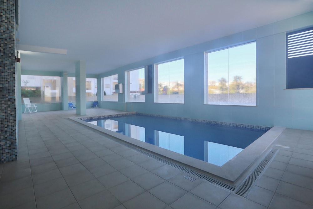 3-bedroom Apt, Sleeps 6, Pool, Gym & Jacuzzi view 4