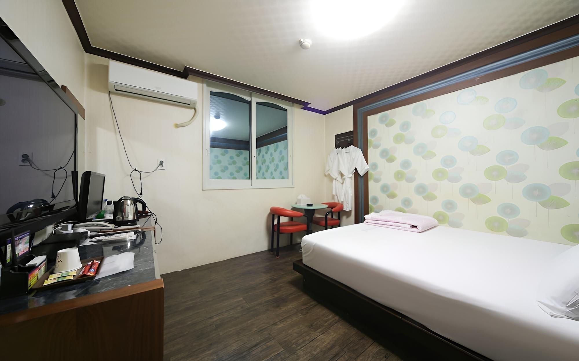 Jangseong Suseok Motel view 2