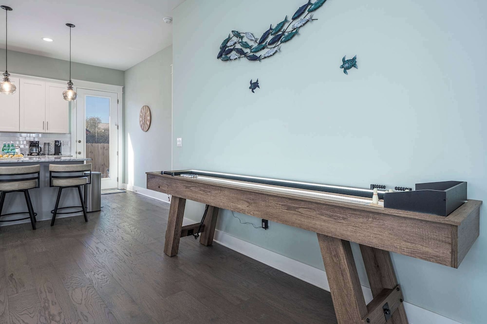 Beach to Bay 3BR Retreat - Cowboy Pool & Golf Cart