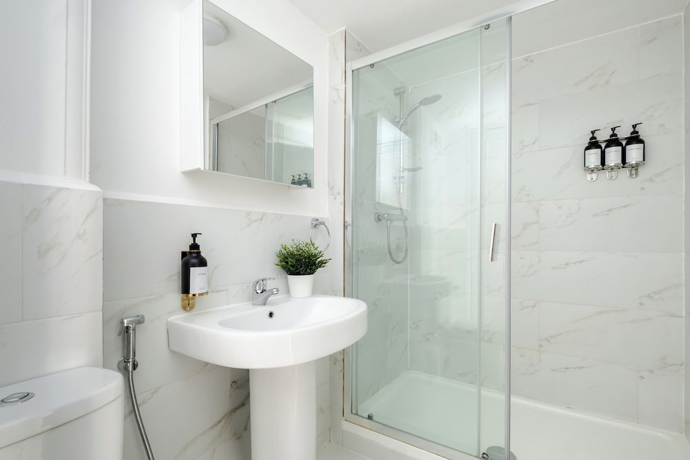 Elegant Mayfair Studio Apartment