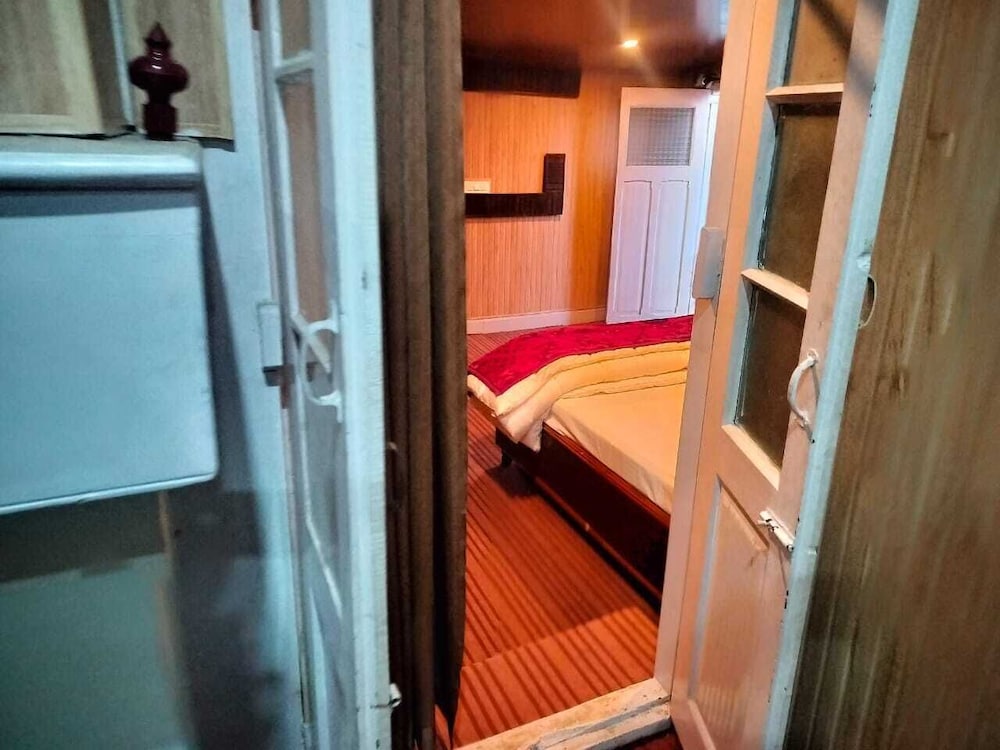 Castleton Casa
