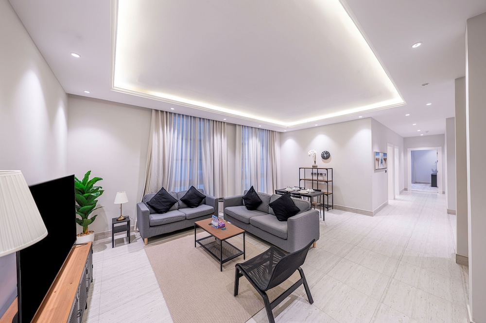 Mabaat - Al Malqa 3BR Apt - 533