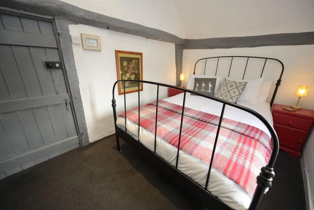 The White Lion Inn