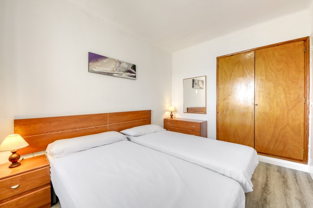 Apartment in Rosas Near Playa de Canyelles