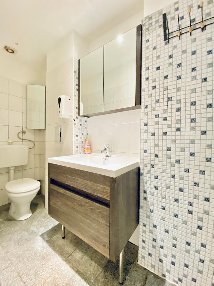 Cozy 1BR Apartment Near Danube River