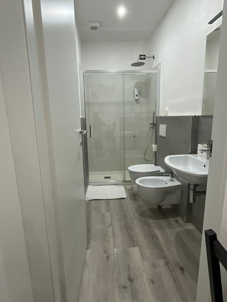 Thanit rooms