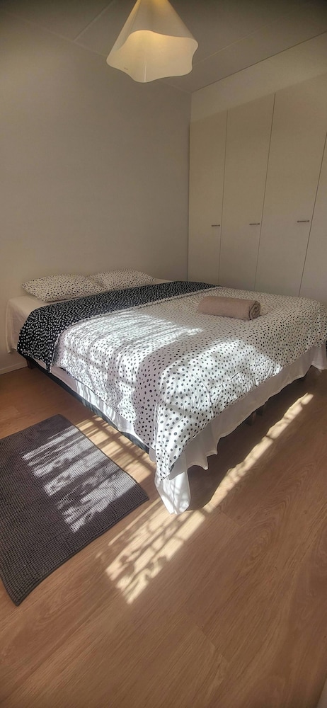 Cozy 2 Bedroom Apartment in Central Espoo, Close to Matinkylä Metro Station