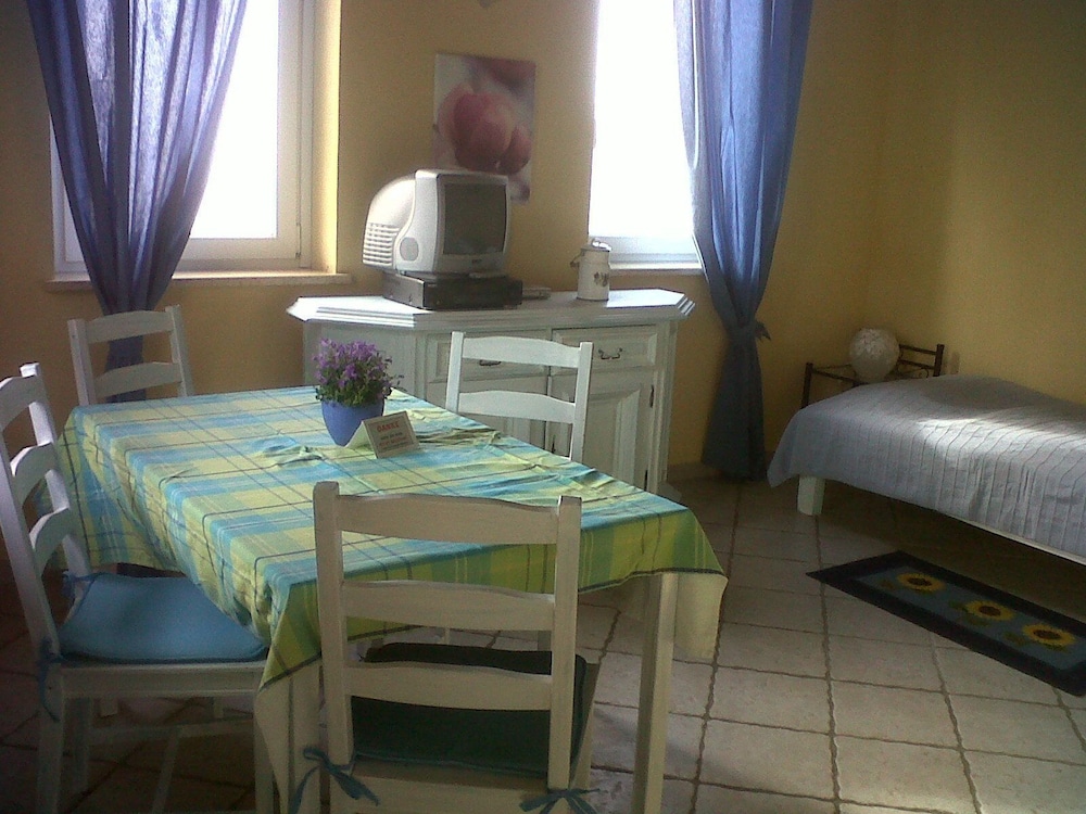 Cascina Vignole view 2