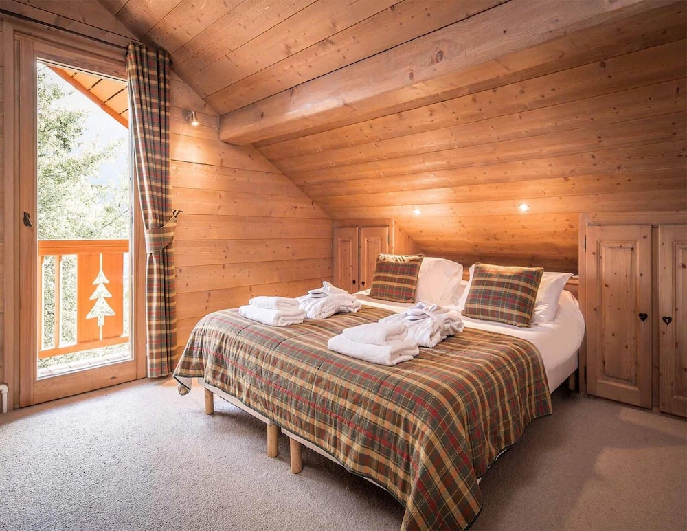 Quietly Located Chalets With Hammam