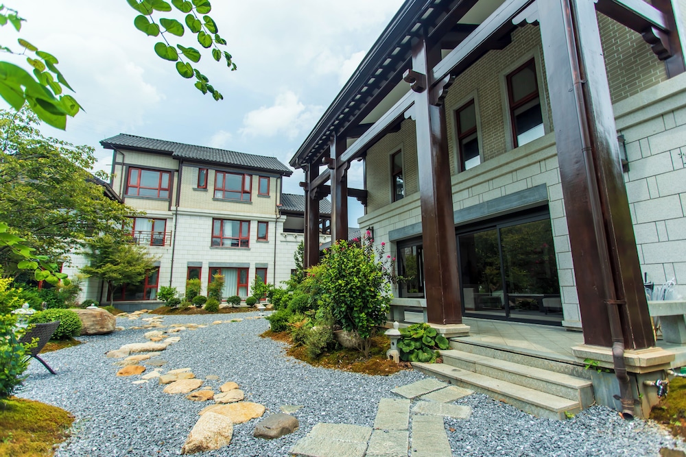Wu Yi Creekside Homestay