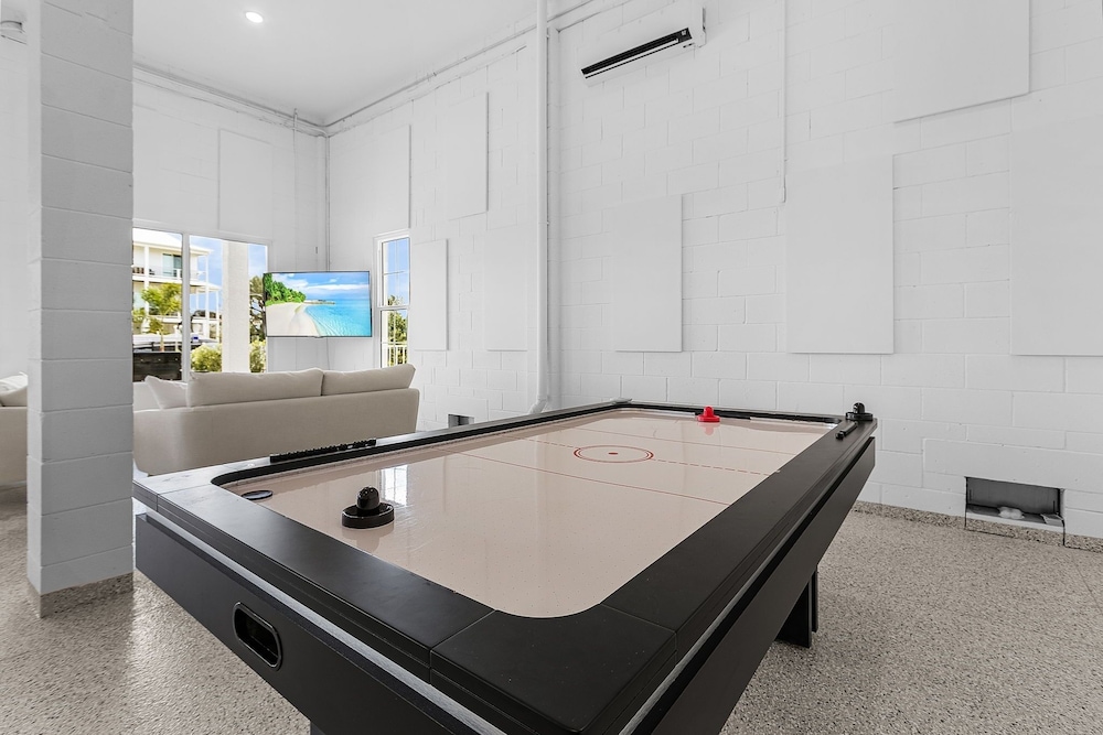 673 White Sands Retreat: Bay Views, Pool, Elevator 5 Bedroom Home