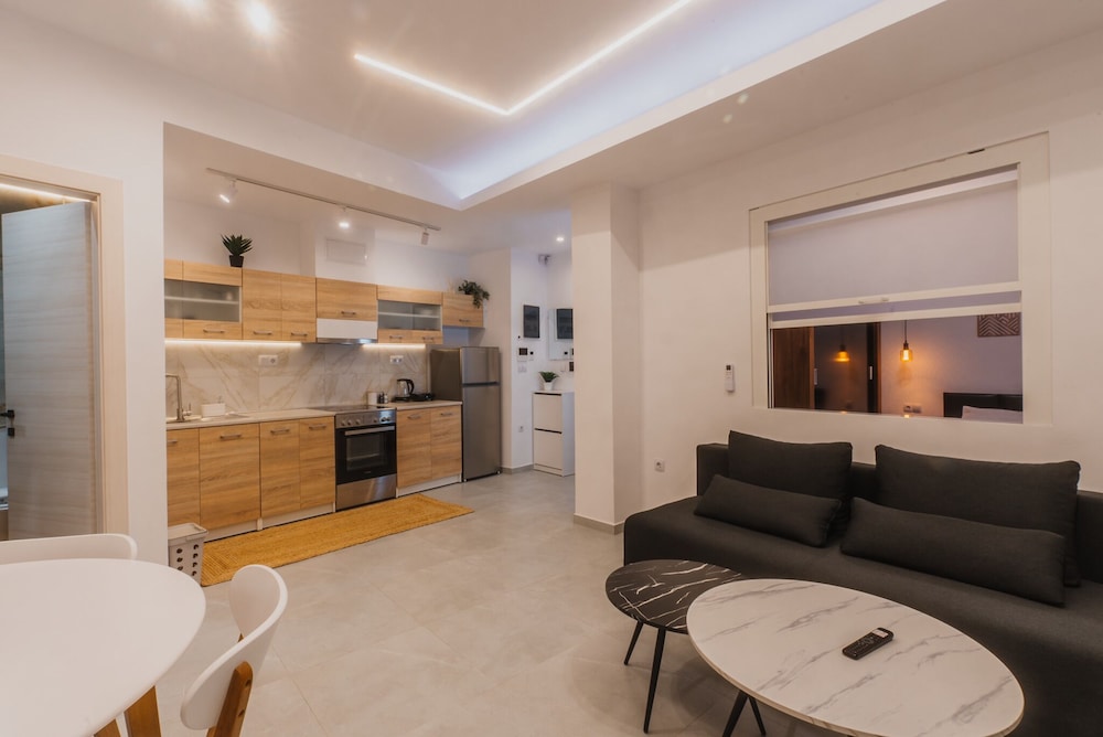 Votanikos Lux