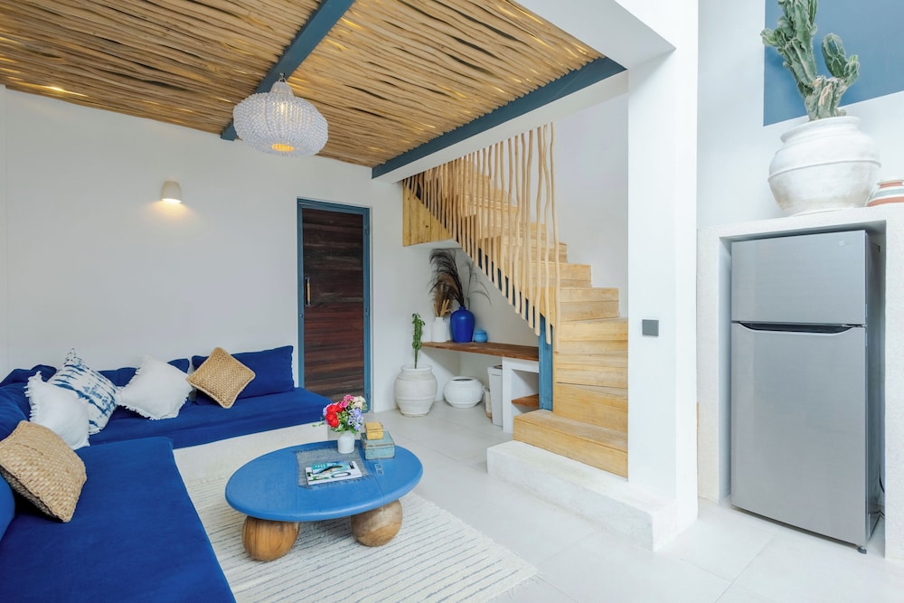 Studio Santorini - 1 BR Loft in Canggu