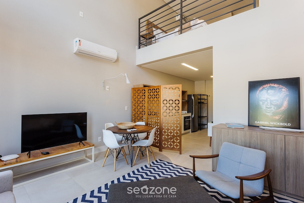 Elus - Building With Rooftop Pool 350m From the Beach!