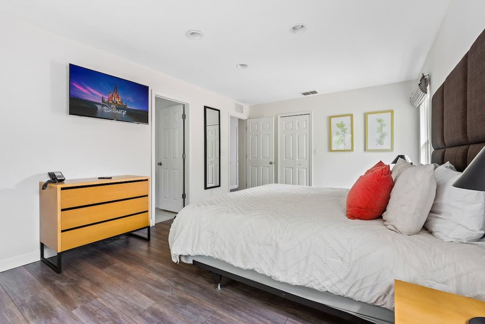 Pet Friendly 4 BR With Hot Tub Ro2761n