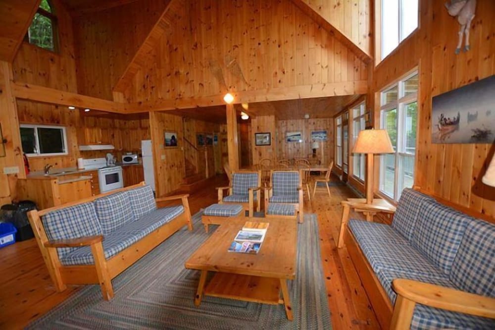 Port Cunnington Lodge
