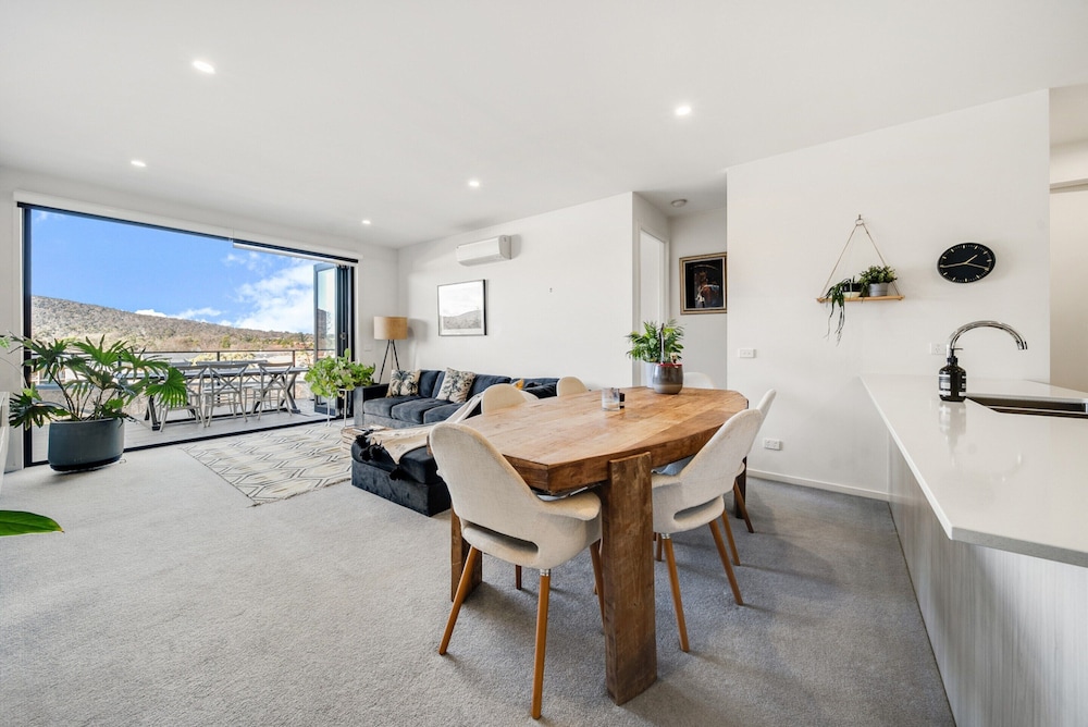 Mountain View City Center Apartment With BBQ