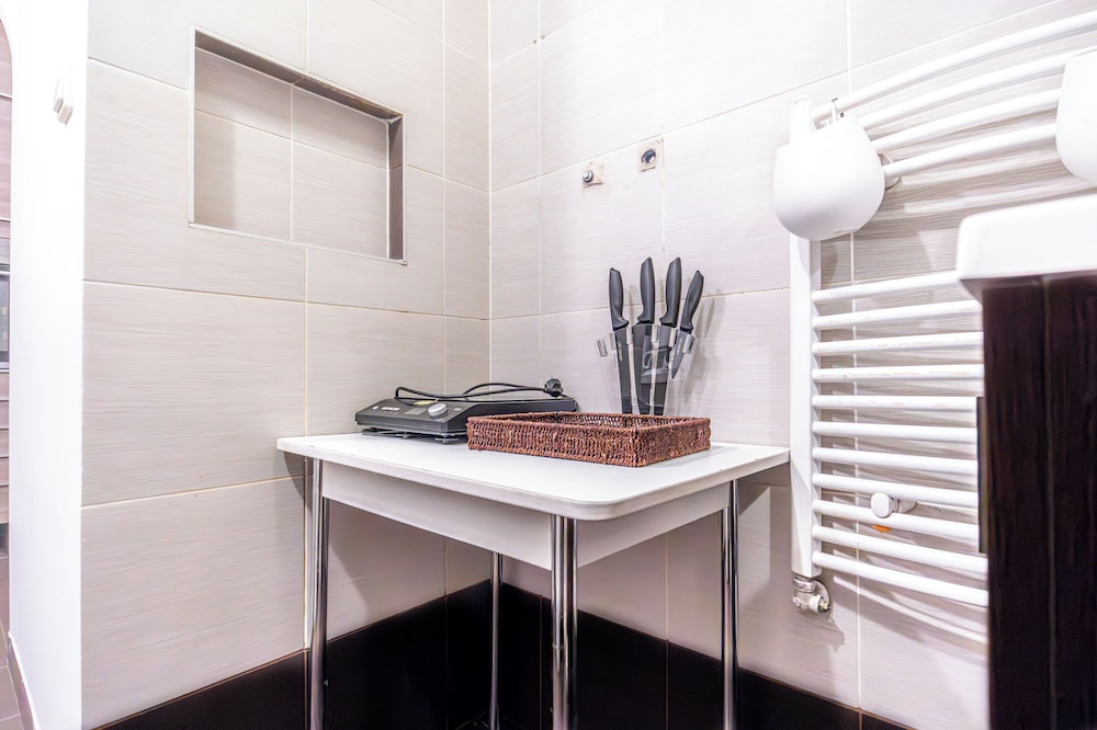 Chic 2BR City Stay Central Location