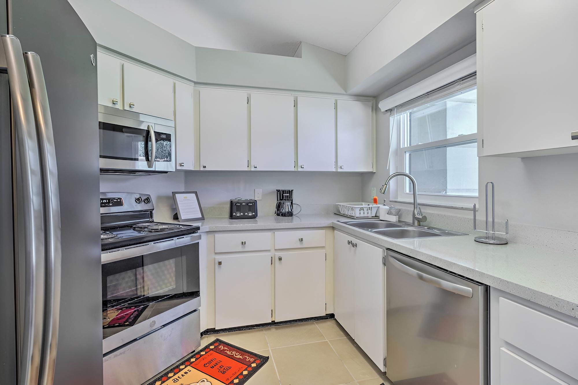 Family-friendly Home ~ 12 Mi to Disney + Universal
