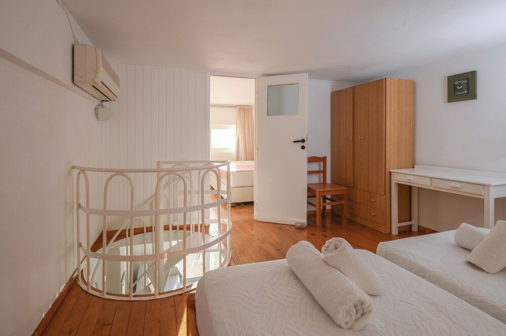Antonis Apts - Physio Fitness Retreats