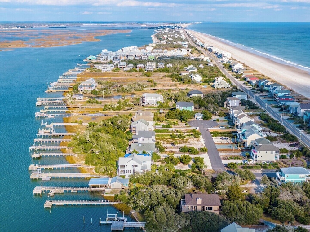 Nicholson Oaks by Topsail Realty