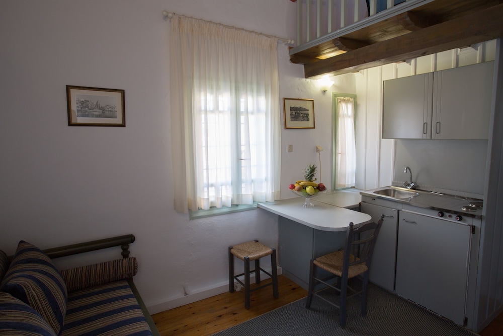 Nostos Hotel 10