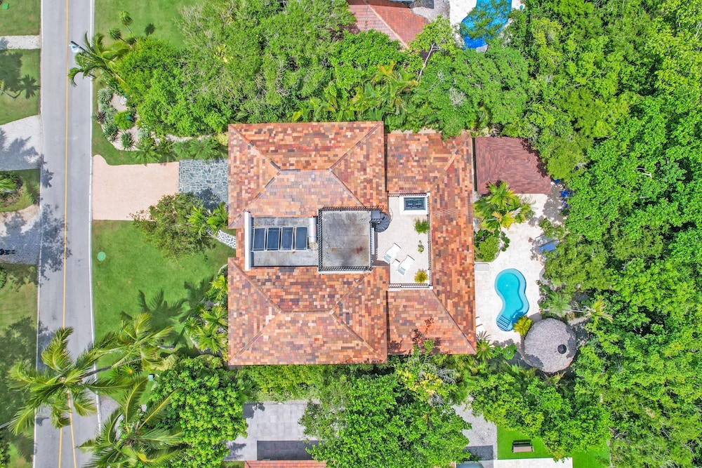 Beautiful Villa Tortuga at Puntacana Resort Club Pool Garden Golf Cart Maid
