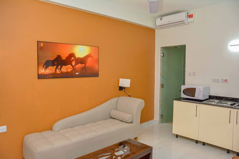 Best Western Jangwani Sea Breeze Hotel