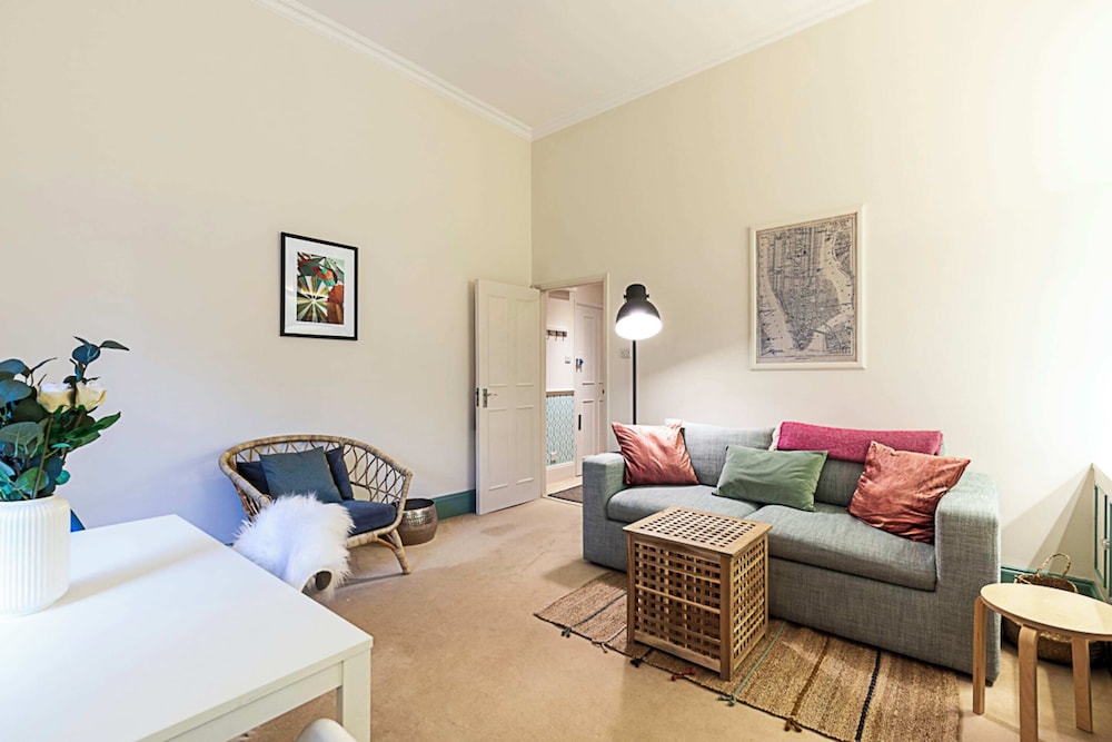 Charming Earls Court Apartment