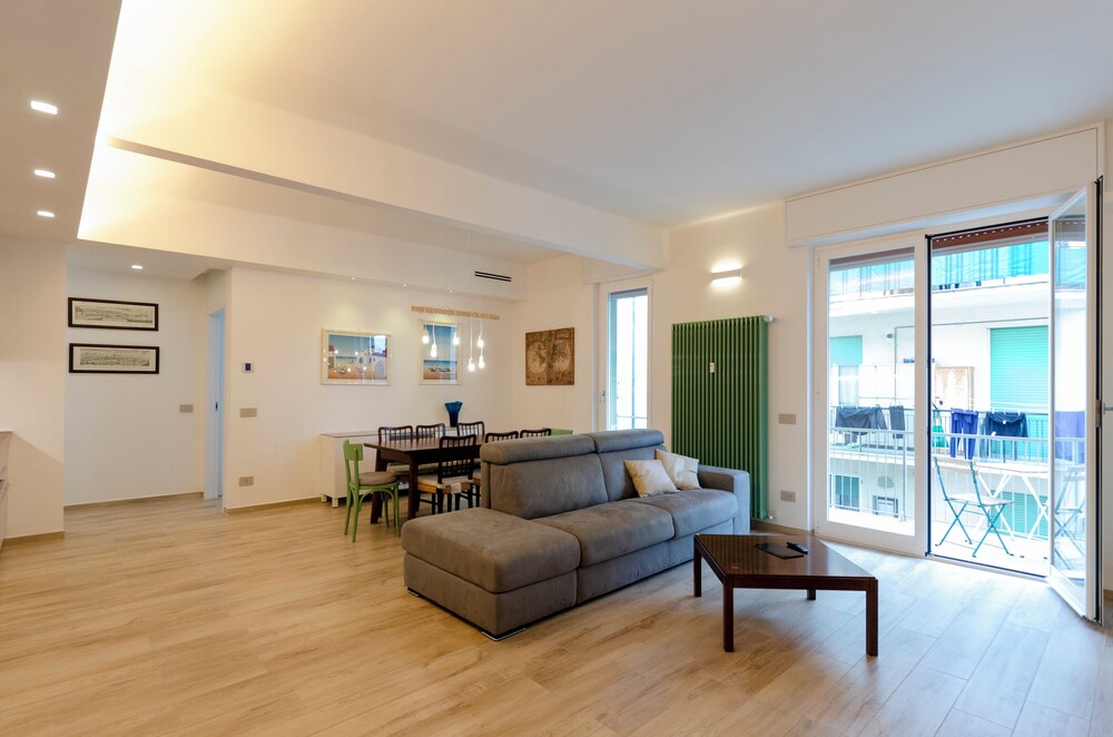 Spacious flat with Balcony
