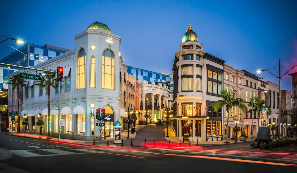 3Bd Beverly Hills Home view 3