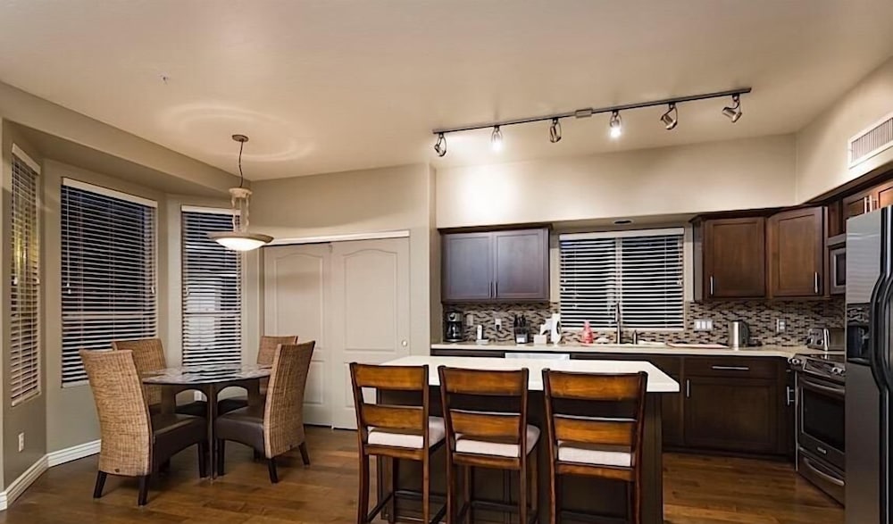 Painted Horizon By Signature Vacation Rentals