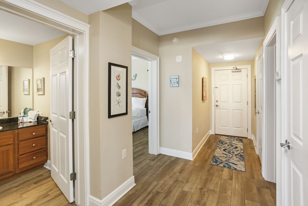 Paradise Shores 303
