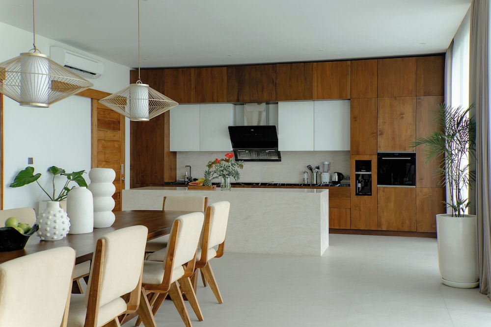AMO Residences